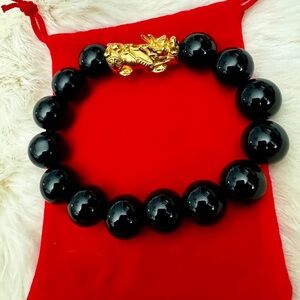 15 mm bracelet with black jade beads carving gold Thailand Pixiu